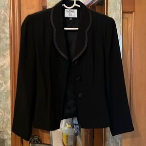 Black suit, petite 10P from Kasper ASL.
Soft buttons with shoulder padding.